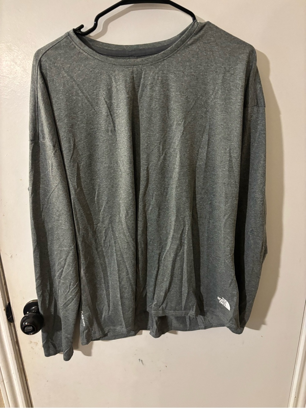 The North Face Women’s Long Sleeve Crewneck - Heather Gray